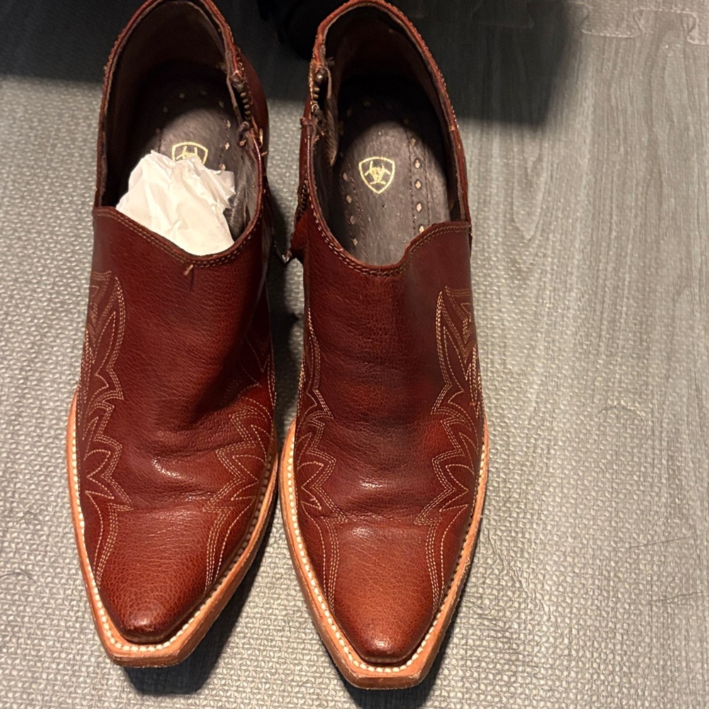 Ariat Women's Rich Brown Ankle Booties